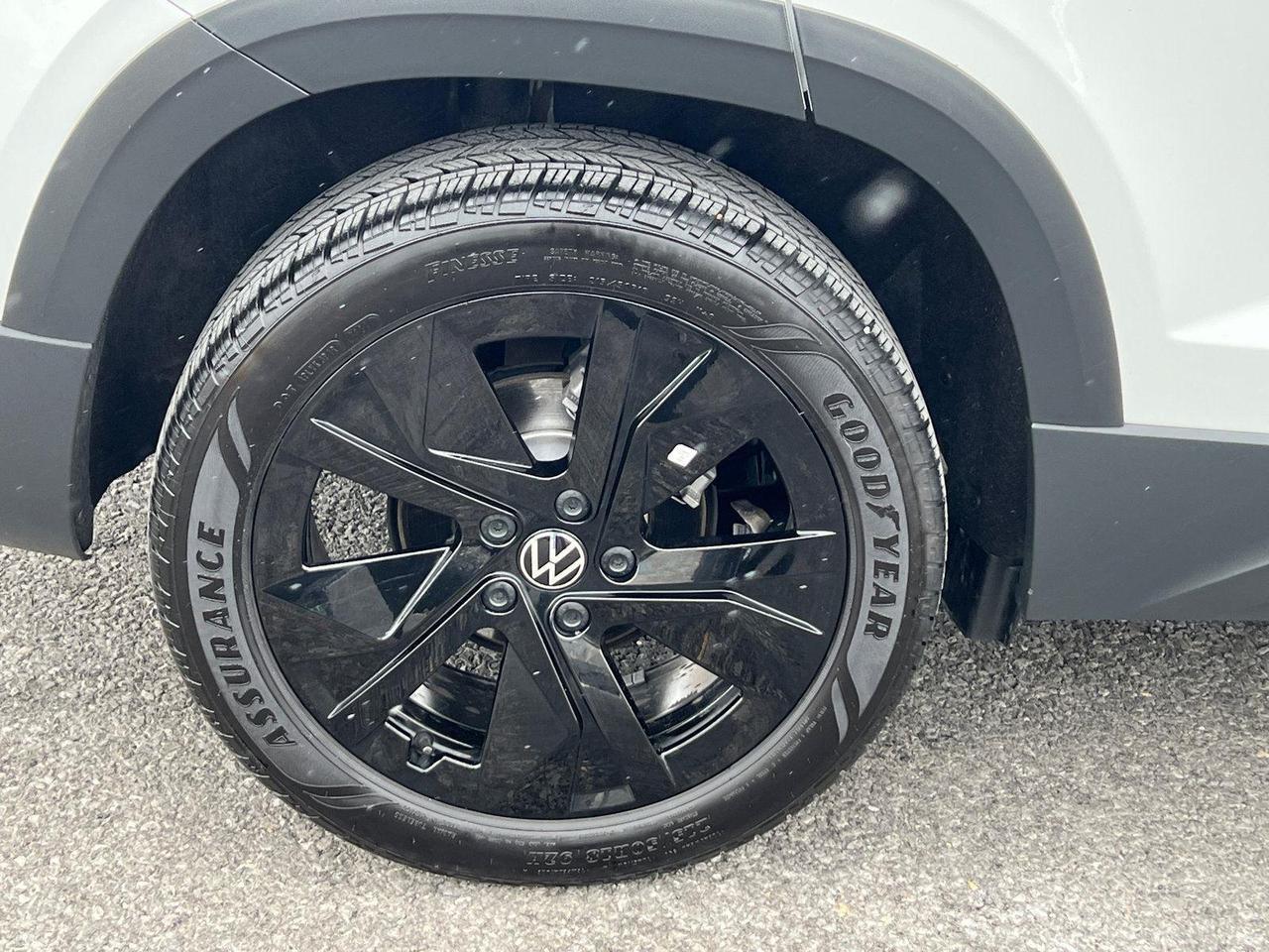 2025 Volkswagen Taos SE Black Hagerstown MD