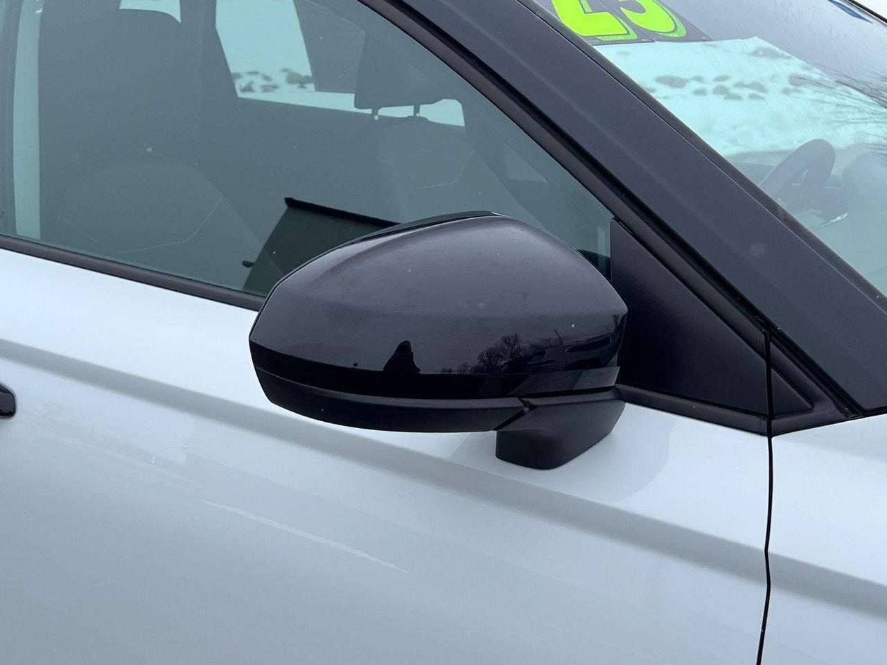 2025 Volkswagen Taos SE Black Hagerstown MD