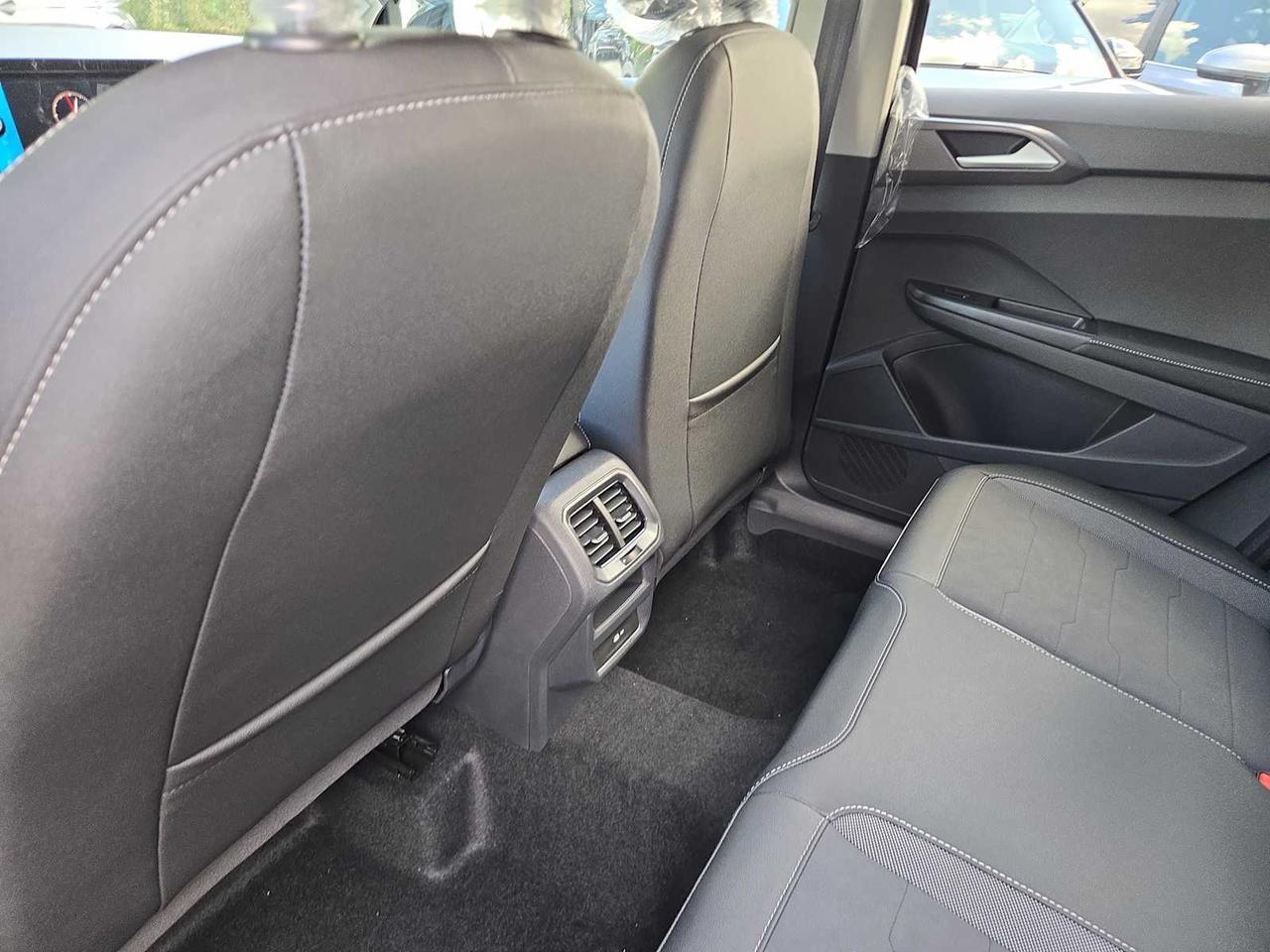 2025 Volkswagen Taos SE Black Medford MA