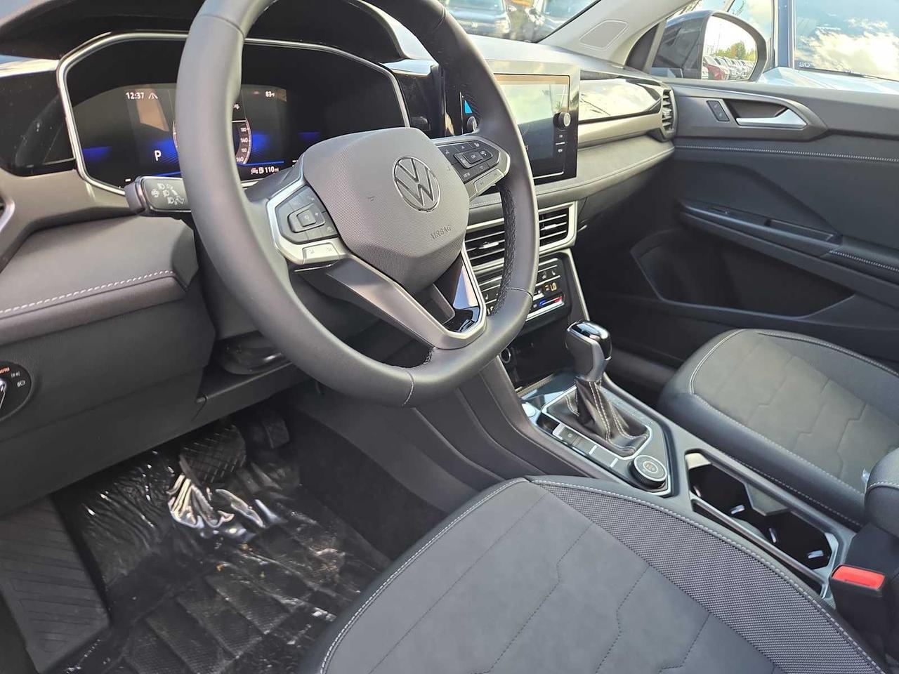 2025 Volkswagen Taos SE Black Medford MA