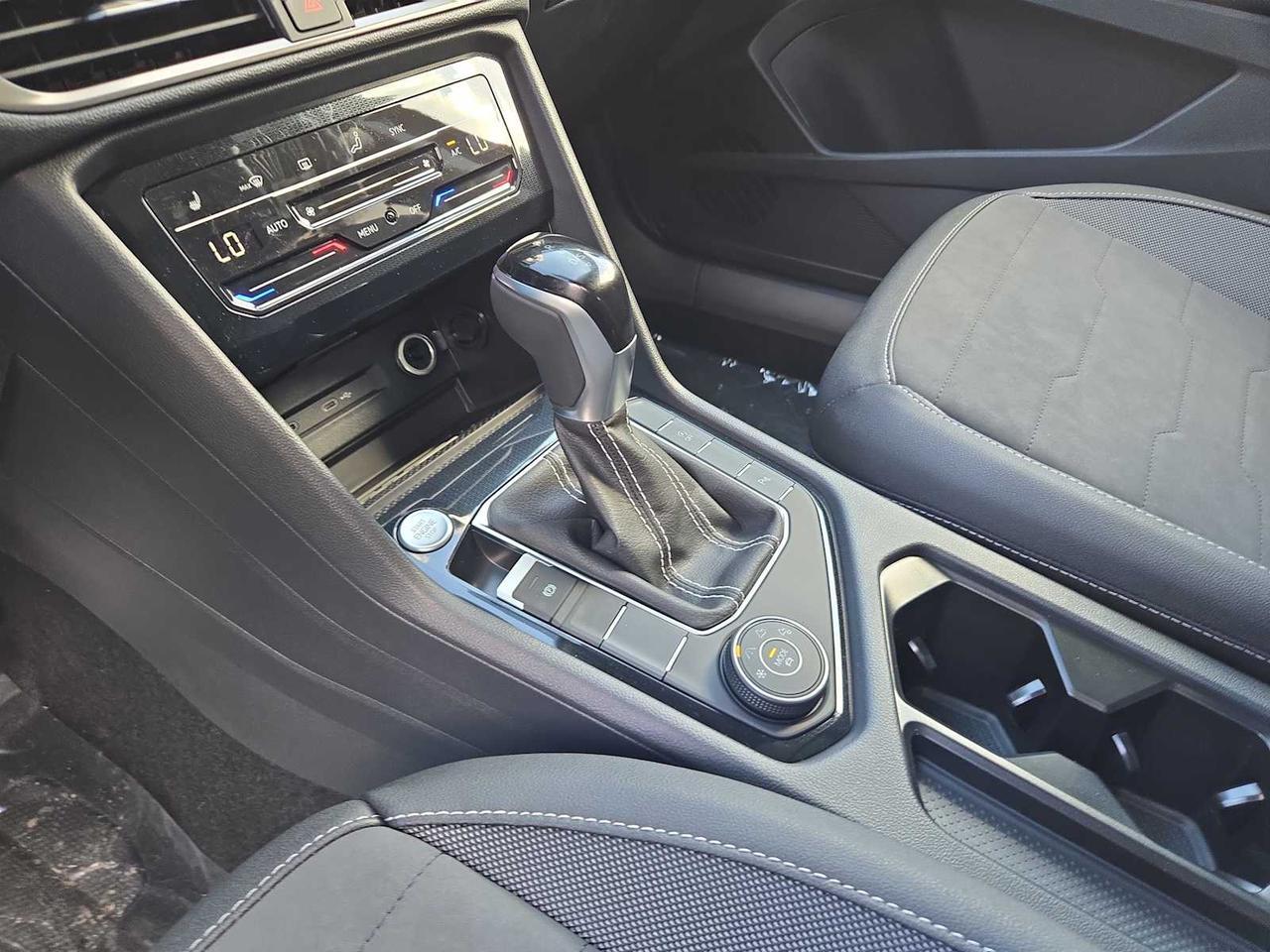 2025 Volkswagen Taos SE Black Medford MA