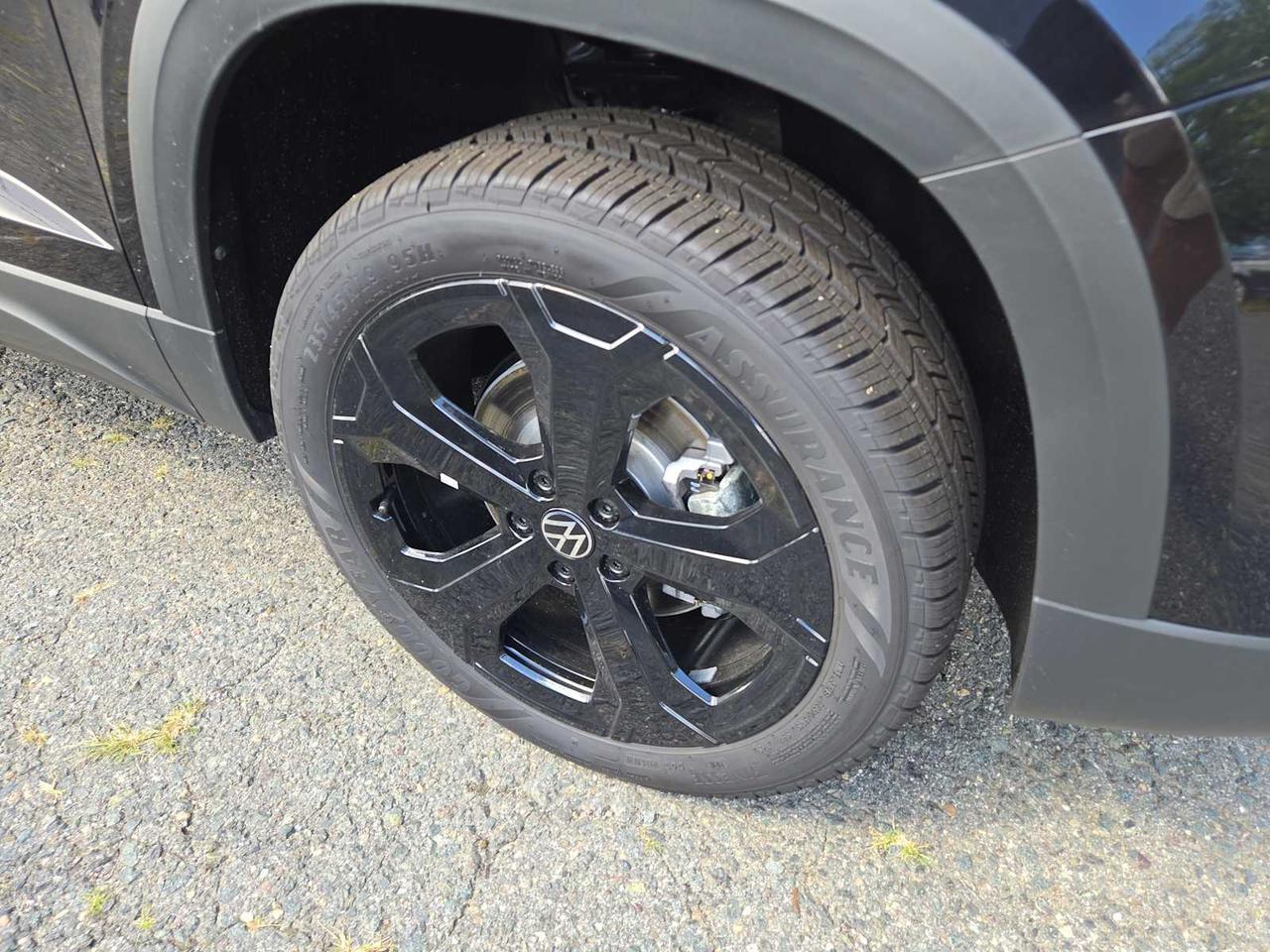 2025 Volkswagen Taos SE Black Medford MA