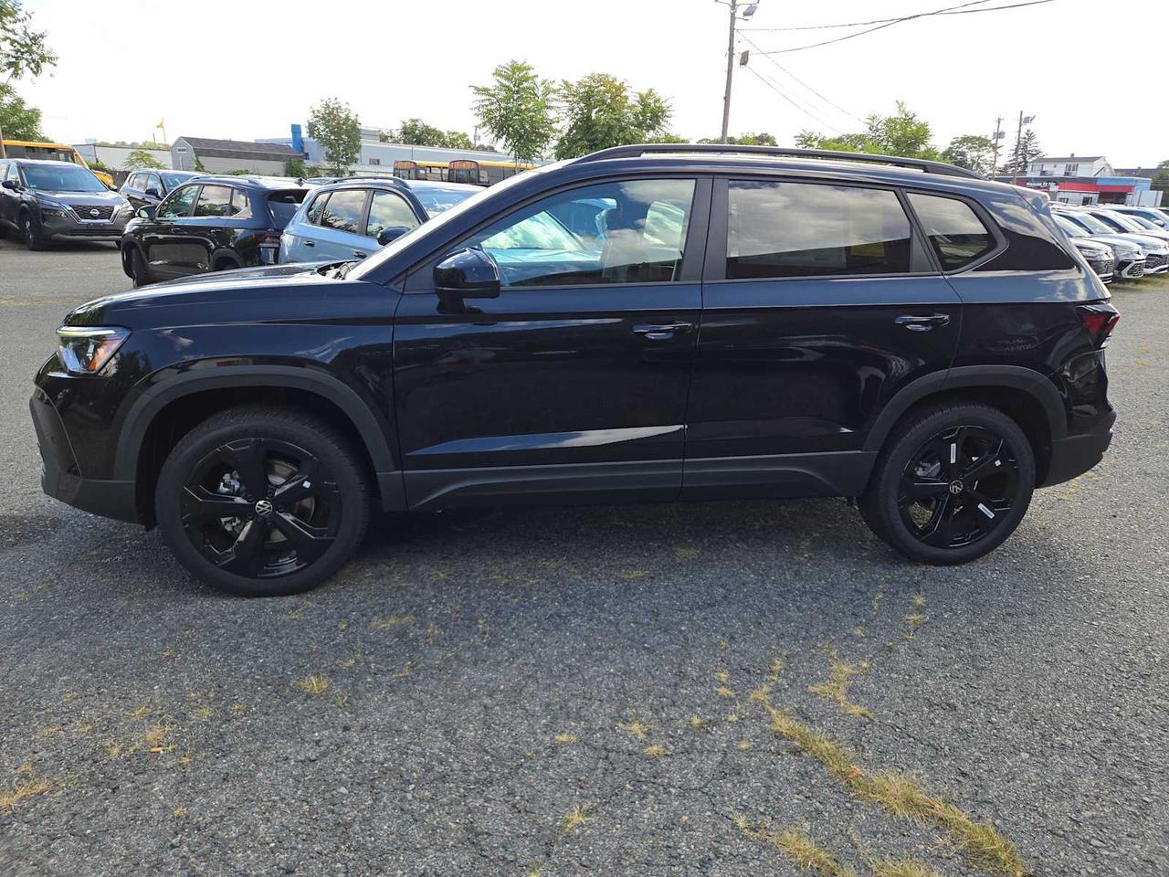 2025 Volkswagen Taos SE Black Medford MA