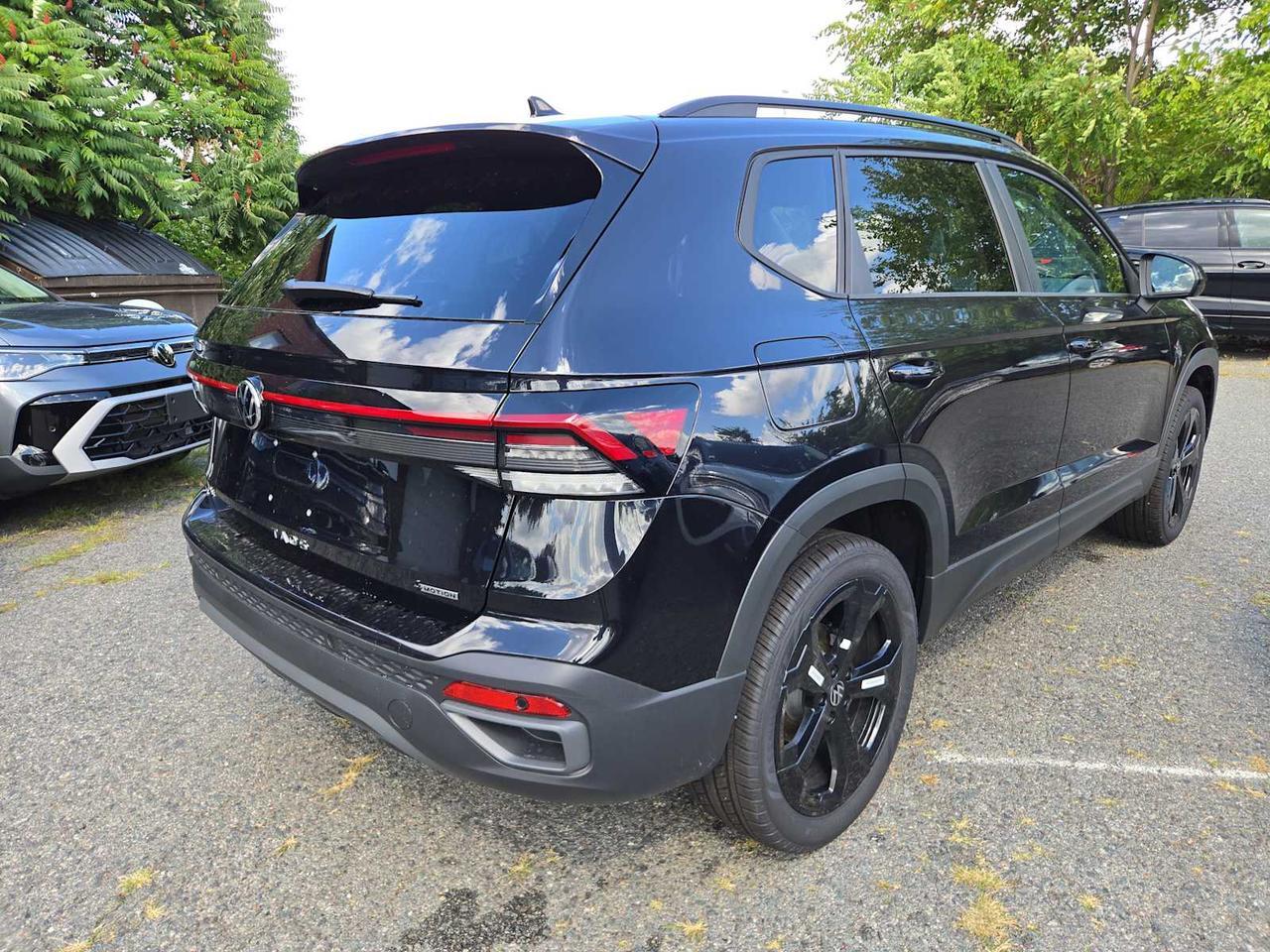 2025 Volkswagen Taos SE Black Medford MA