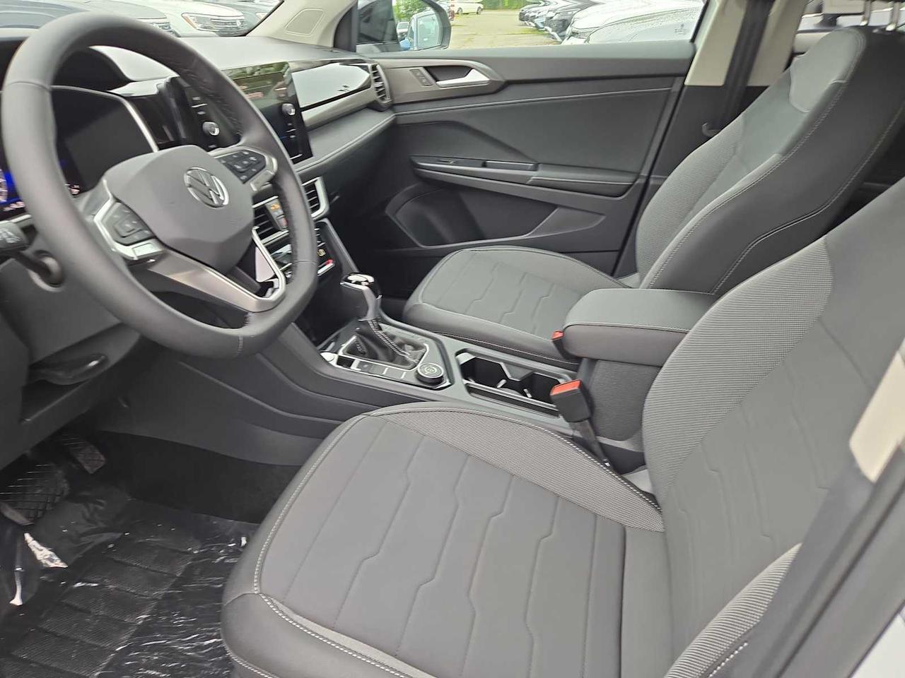 2025 Volkswagen Taos SE Black Medford MA