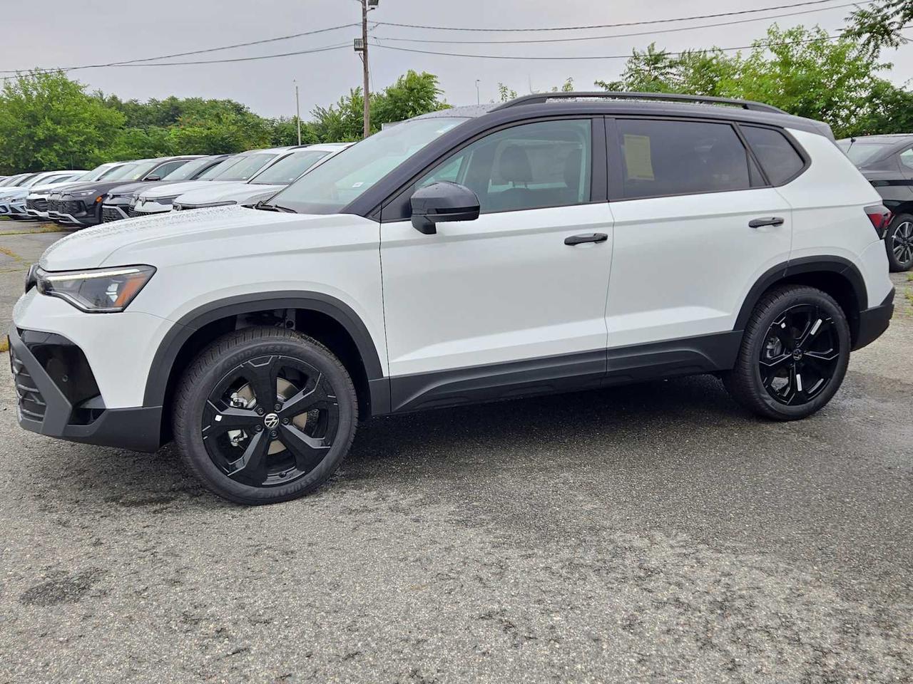 2025 Volkswagen Taos SE Black Medford MA