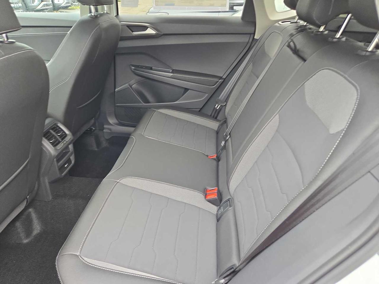 2025 Volkswagen Taos SE Black Medford MA