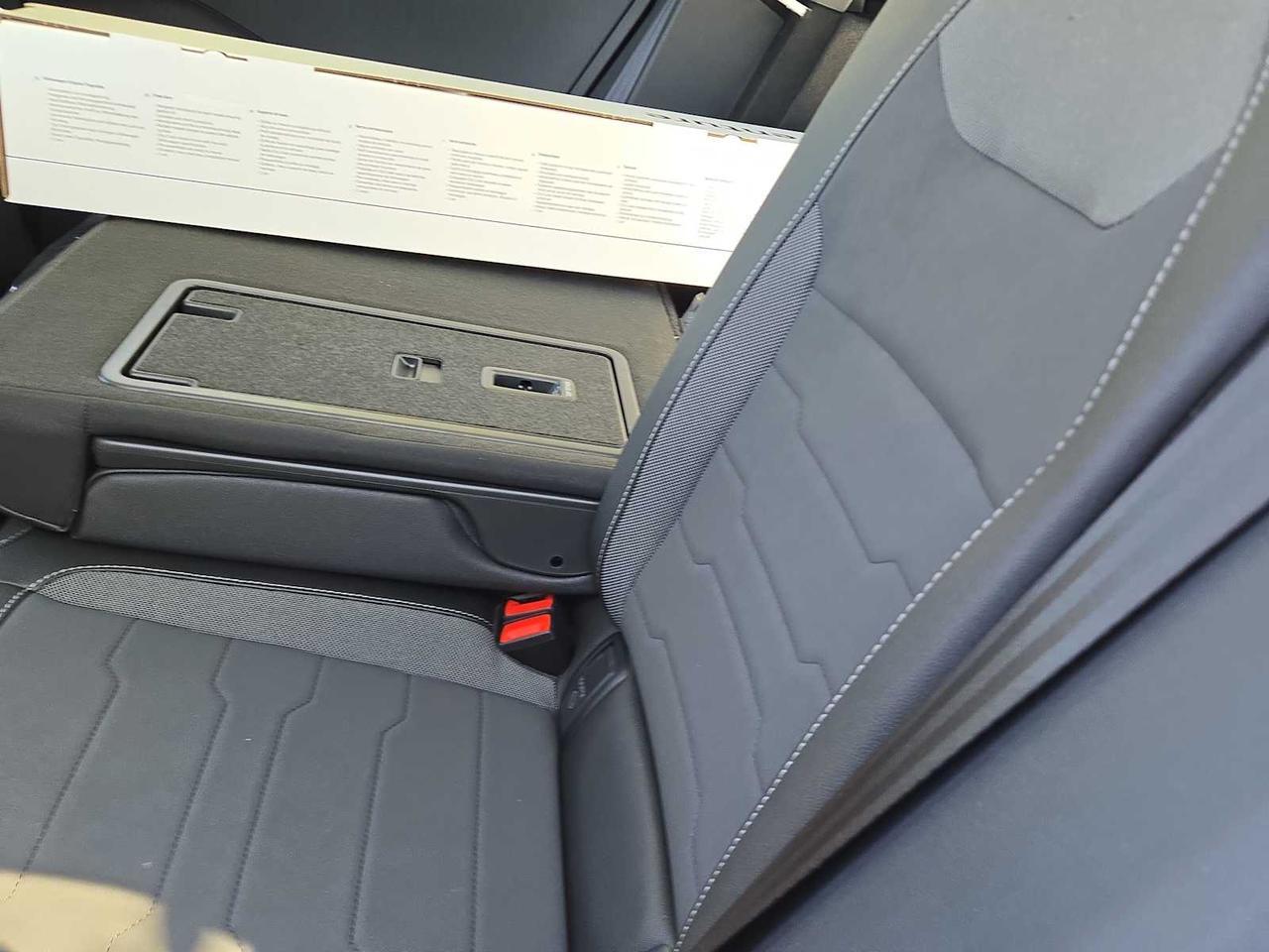 2025 Volkswagen Taos SE Black Medford MA