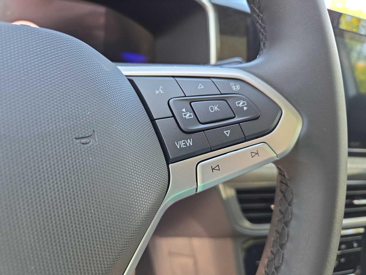 2025 Volkswagen Taos SE Black Medford MA