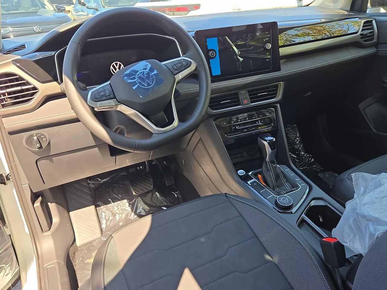 2025 Volkswagen Taos SE Black Medford MA