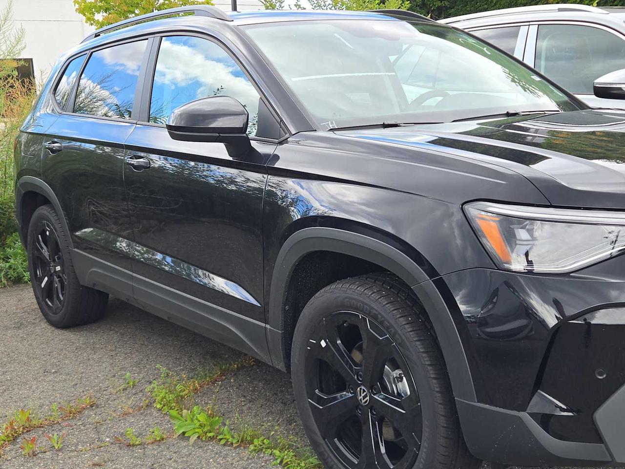2025 Volkswagen Taos SE Black Medford MA