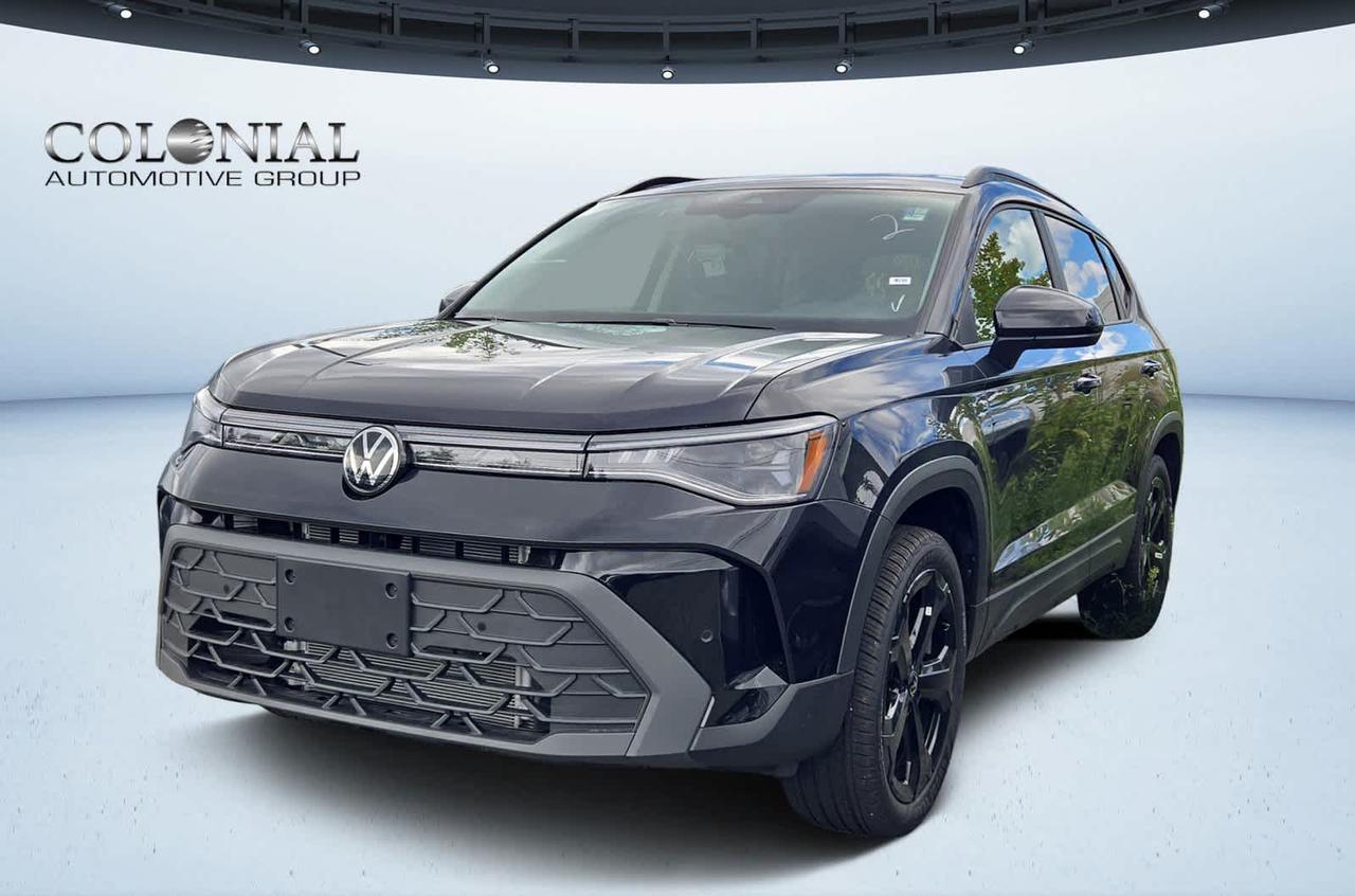 2025 Volkswagen Taos SE Black