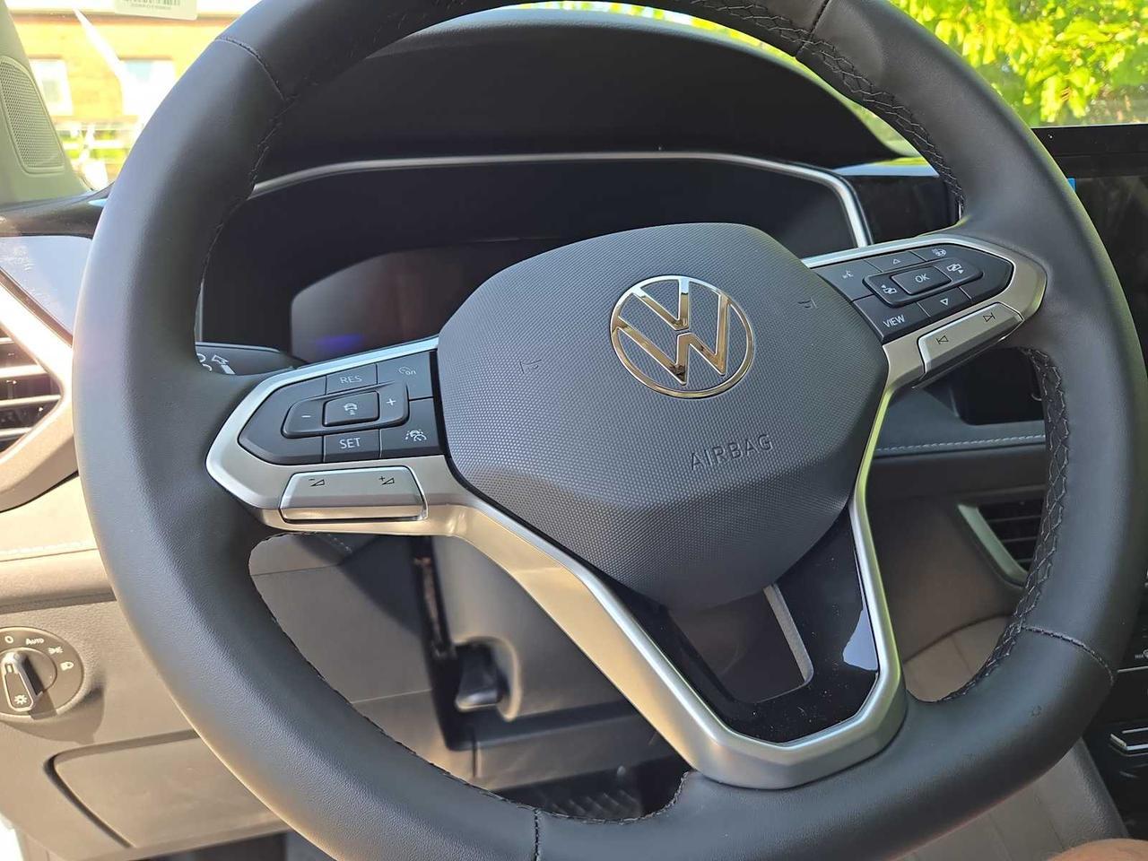 2025 Volkswagen Taos SE Black Medford MA