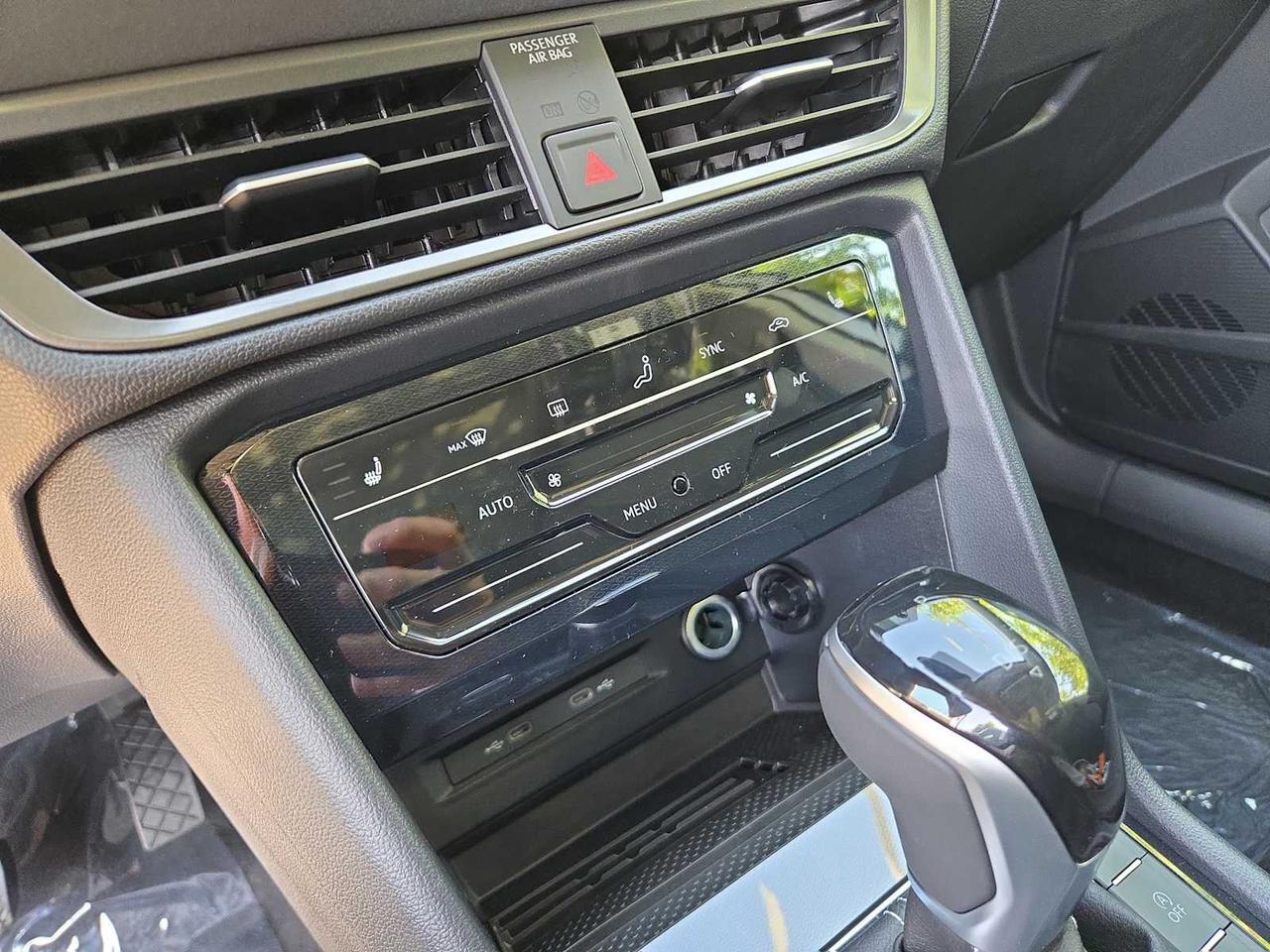 2025 Volkswagen Taos SE Black Medford MA