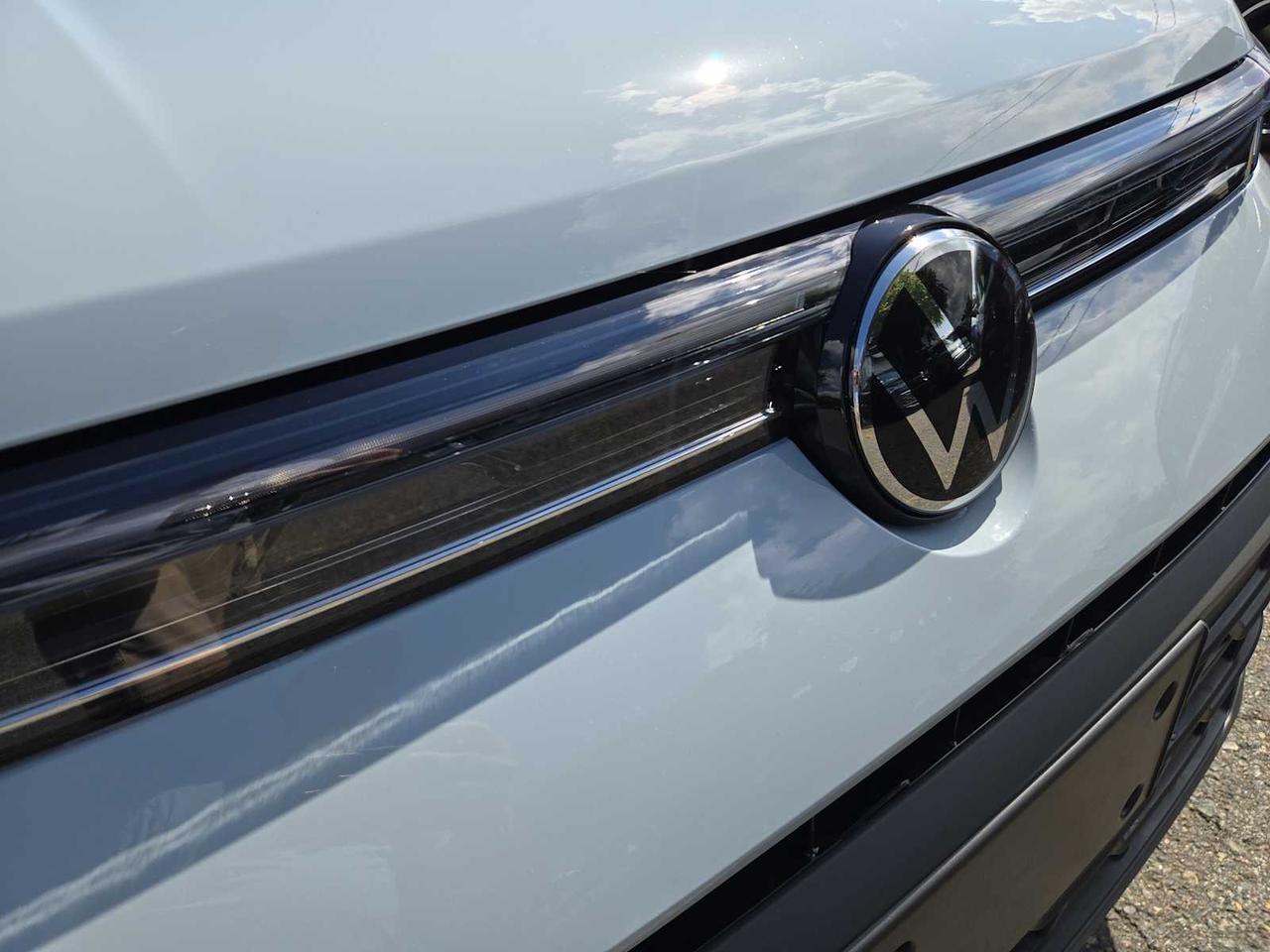 2025 Volkswagen Taos SE Black Medford MA