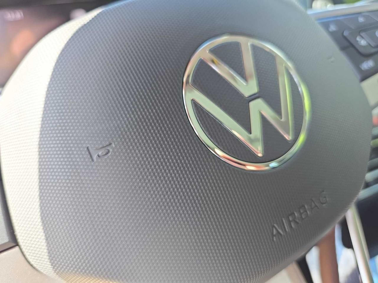 2025 Volkswagen Taos SE Black Medford MA
