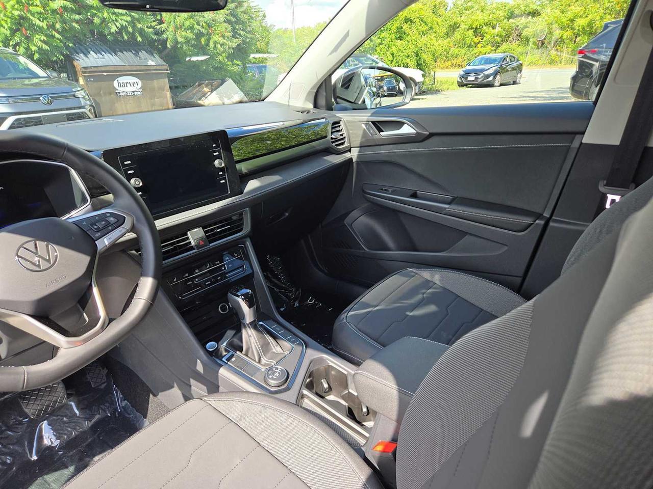 2025 Volkswagen Taos SE Black Medford MA