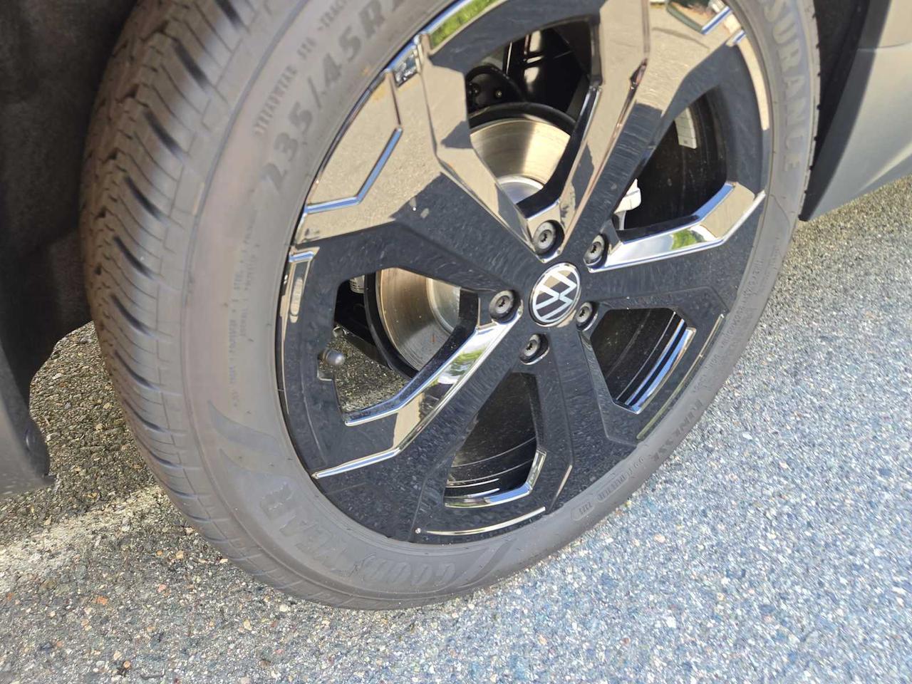 2025 Volkswagen Taos SE Black Medford MA