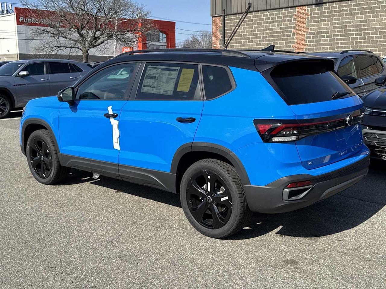 2025 Volkswagen Taos SE Black Medford MA