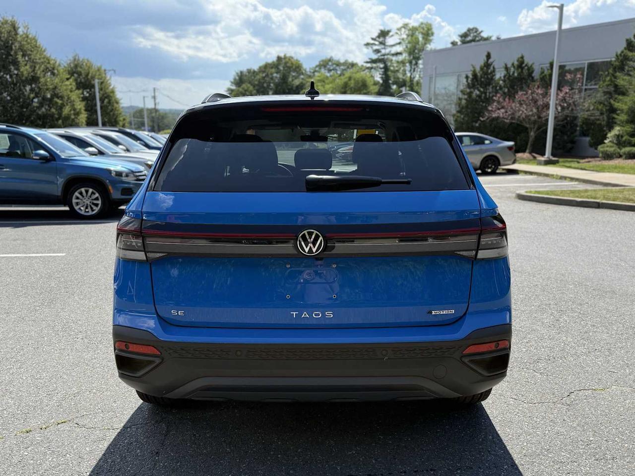 2025 Volkswagen Taos SE Black Westborough MA