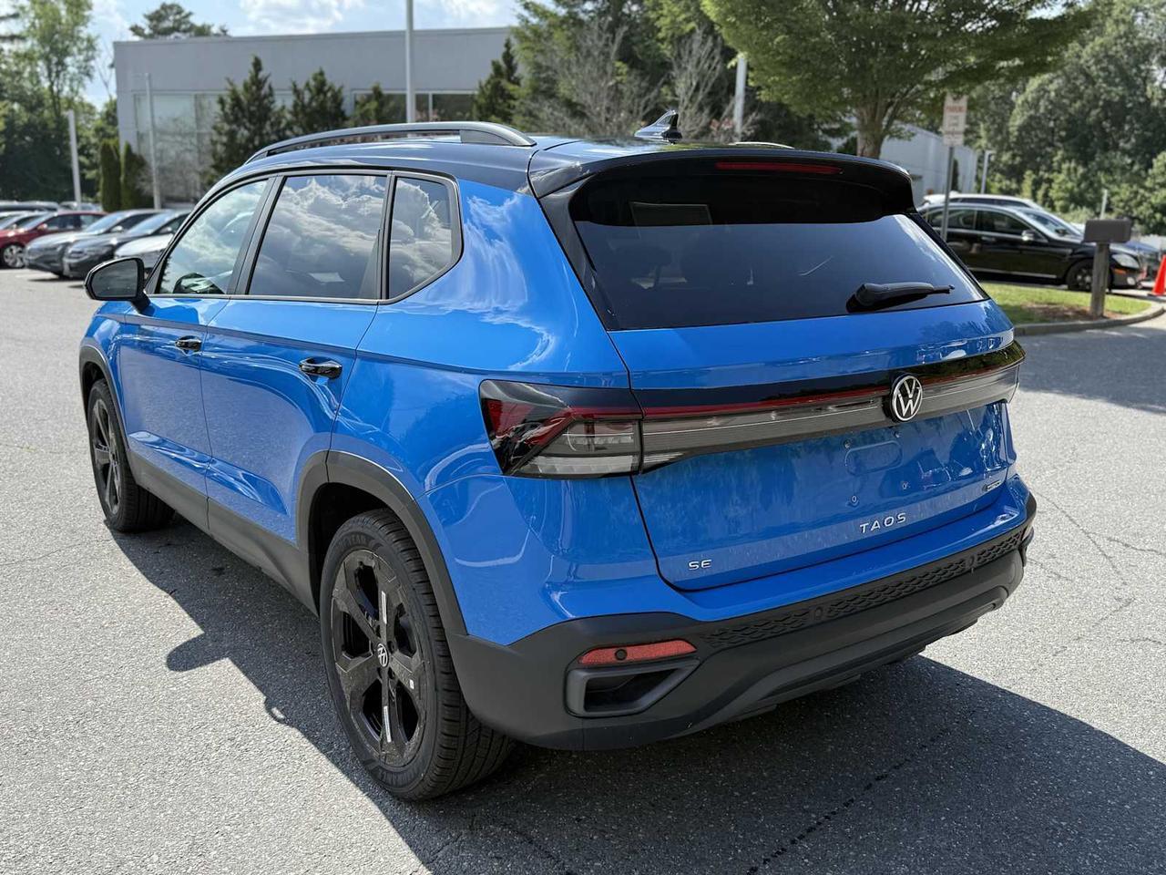 2025 Volkswagen Taos SE Black Westborough MA