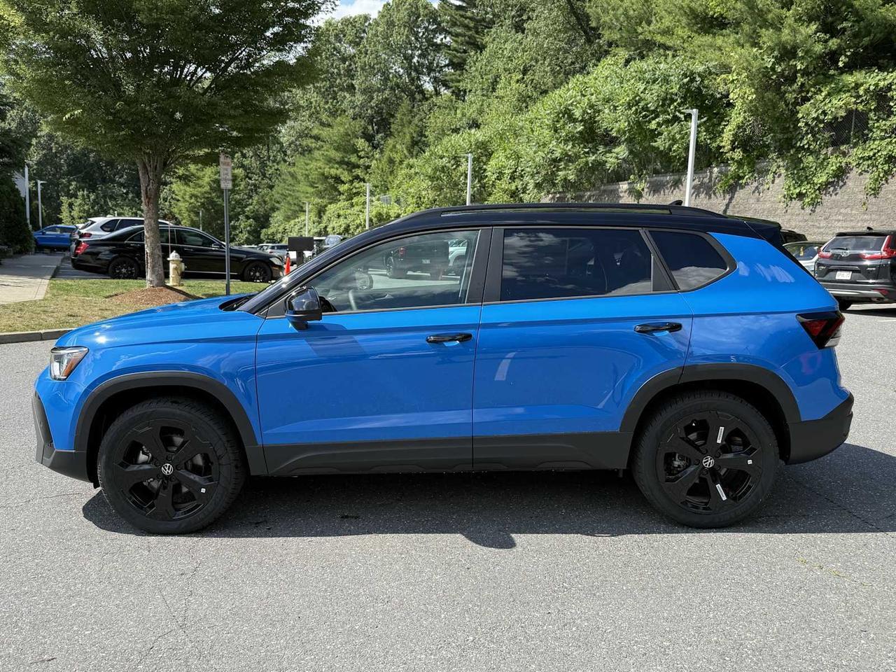 2025 Volkswagen Taos SE Black Westborough MA