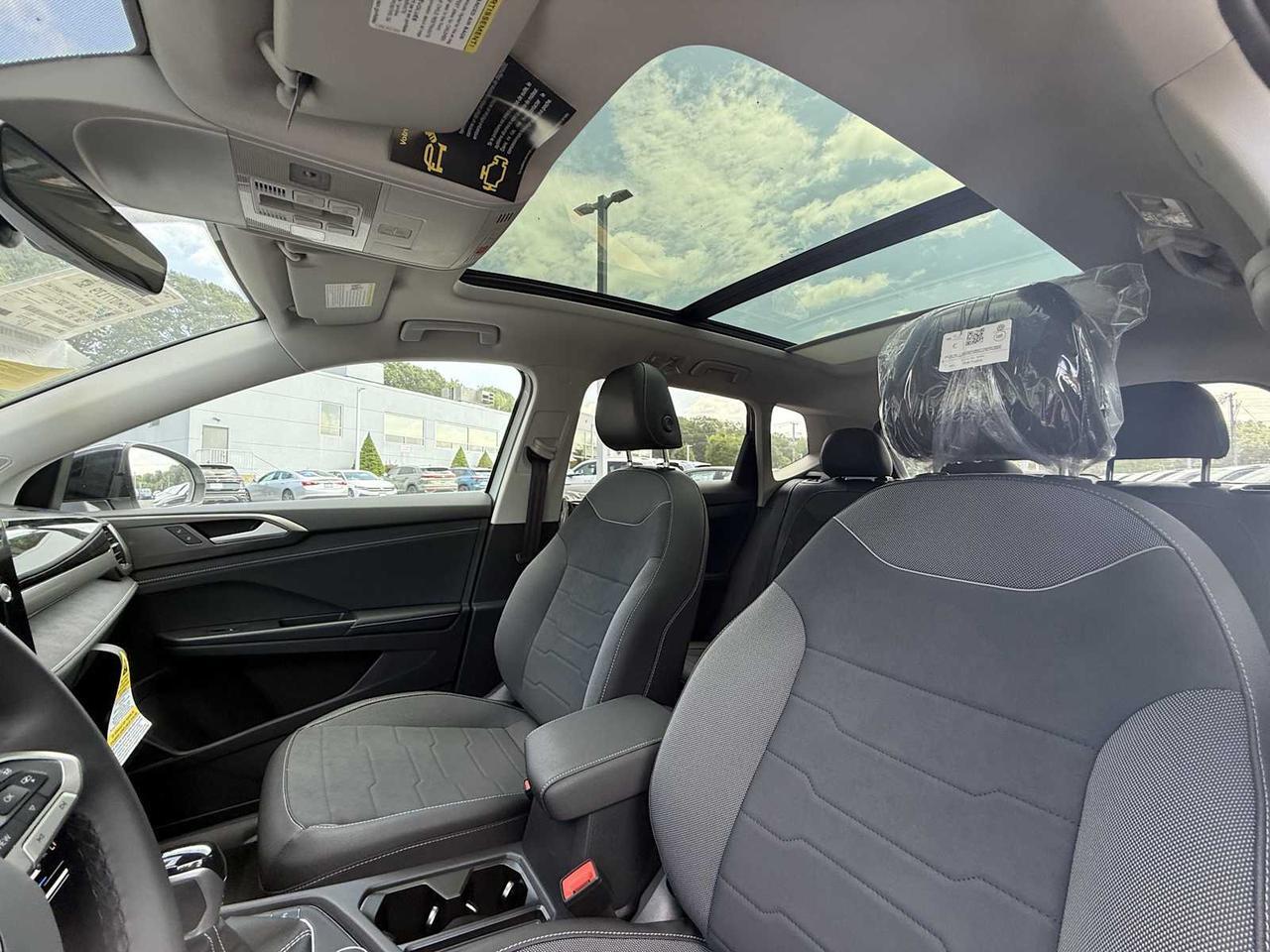 2025 Volkswagen Taos SE Black Westborough MA