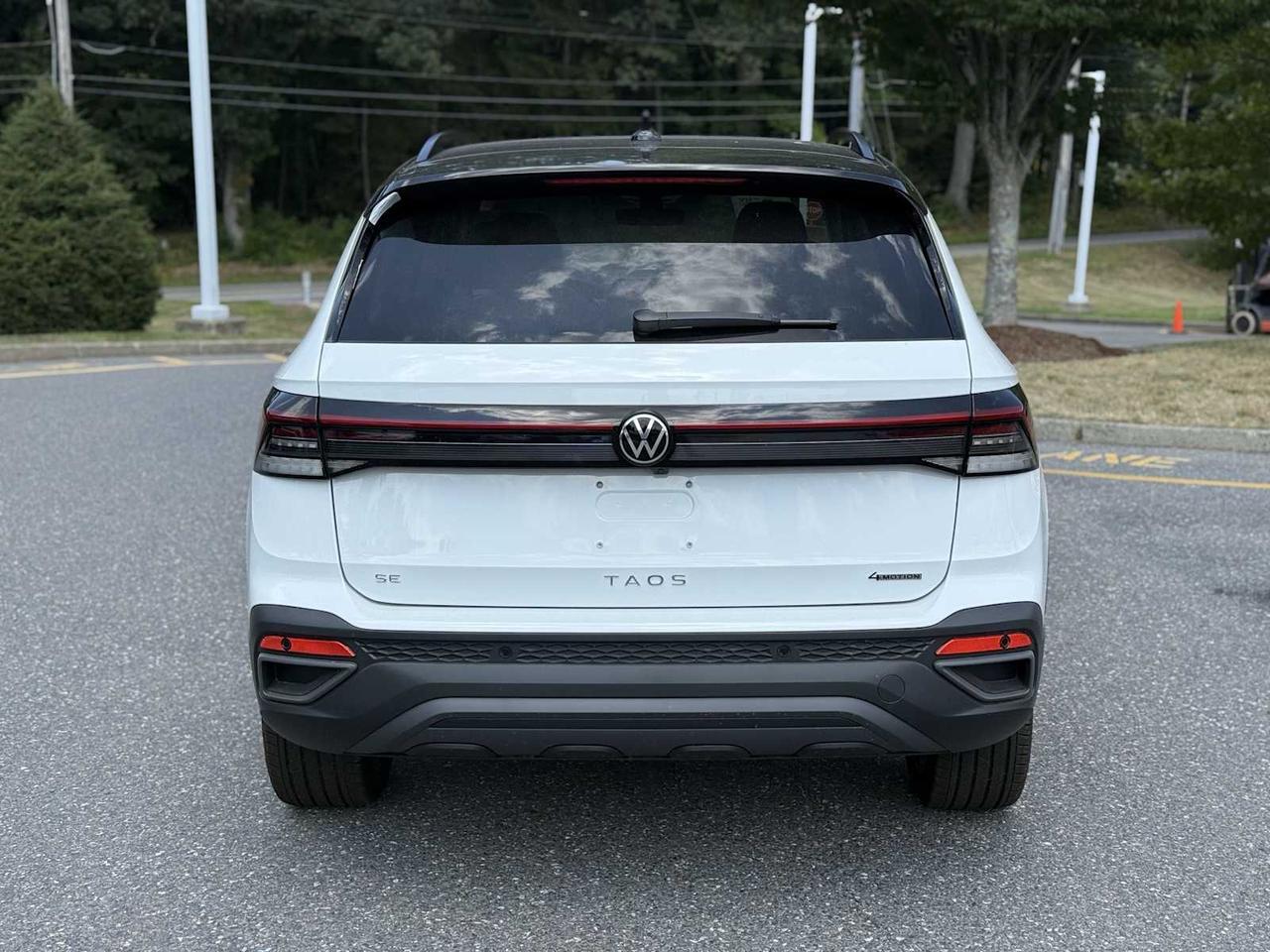 2025 Volkswagen Taos SE Black Westborough MA