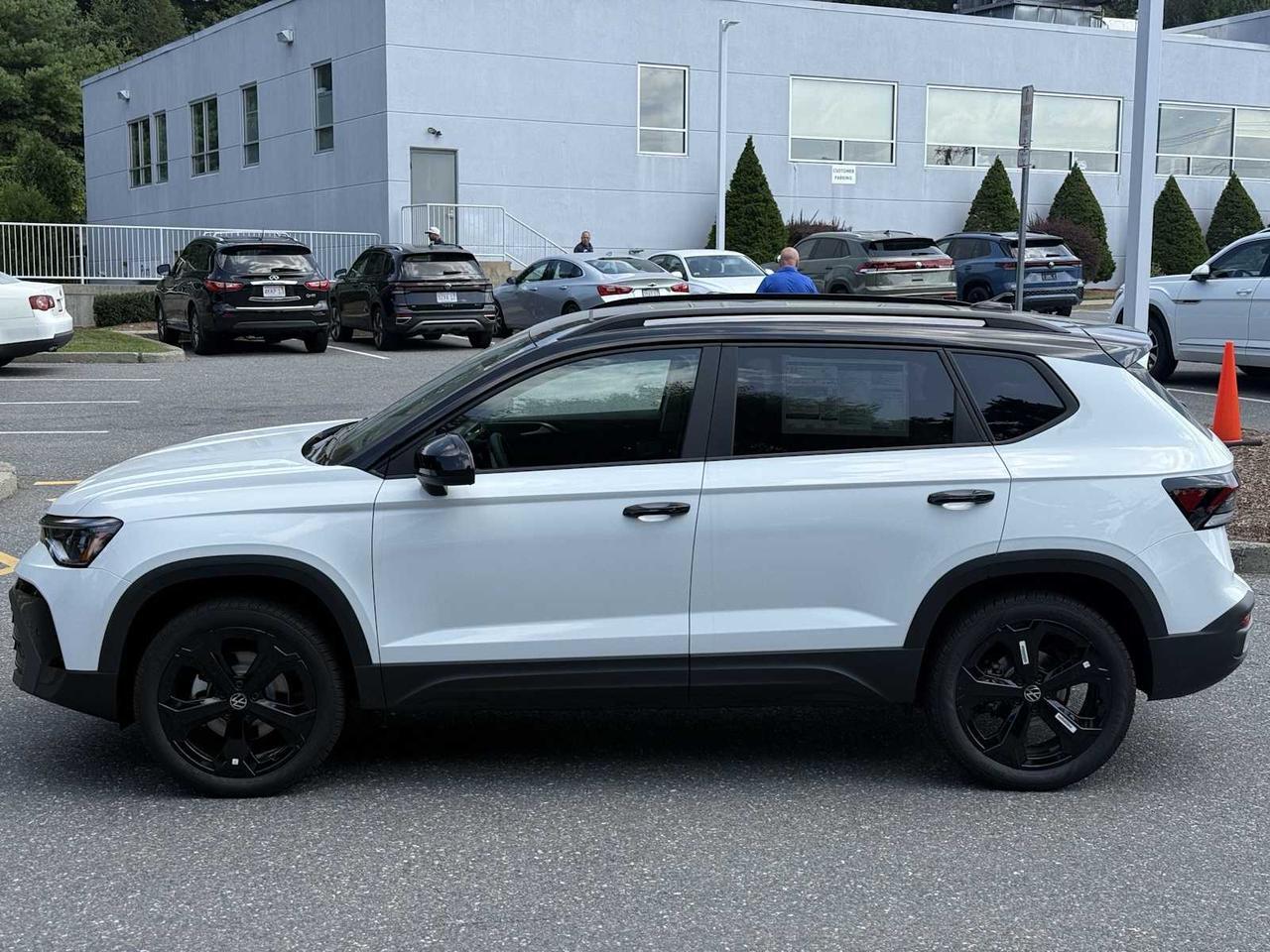 2025 Volkswagen Taos SE Black Westborough MA