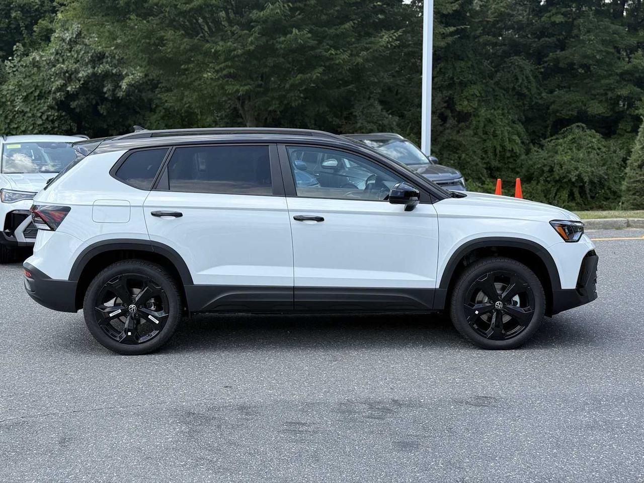 2025 Volkswagen Taos SE Black Westborough MA