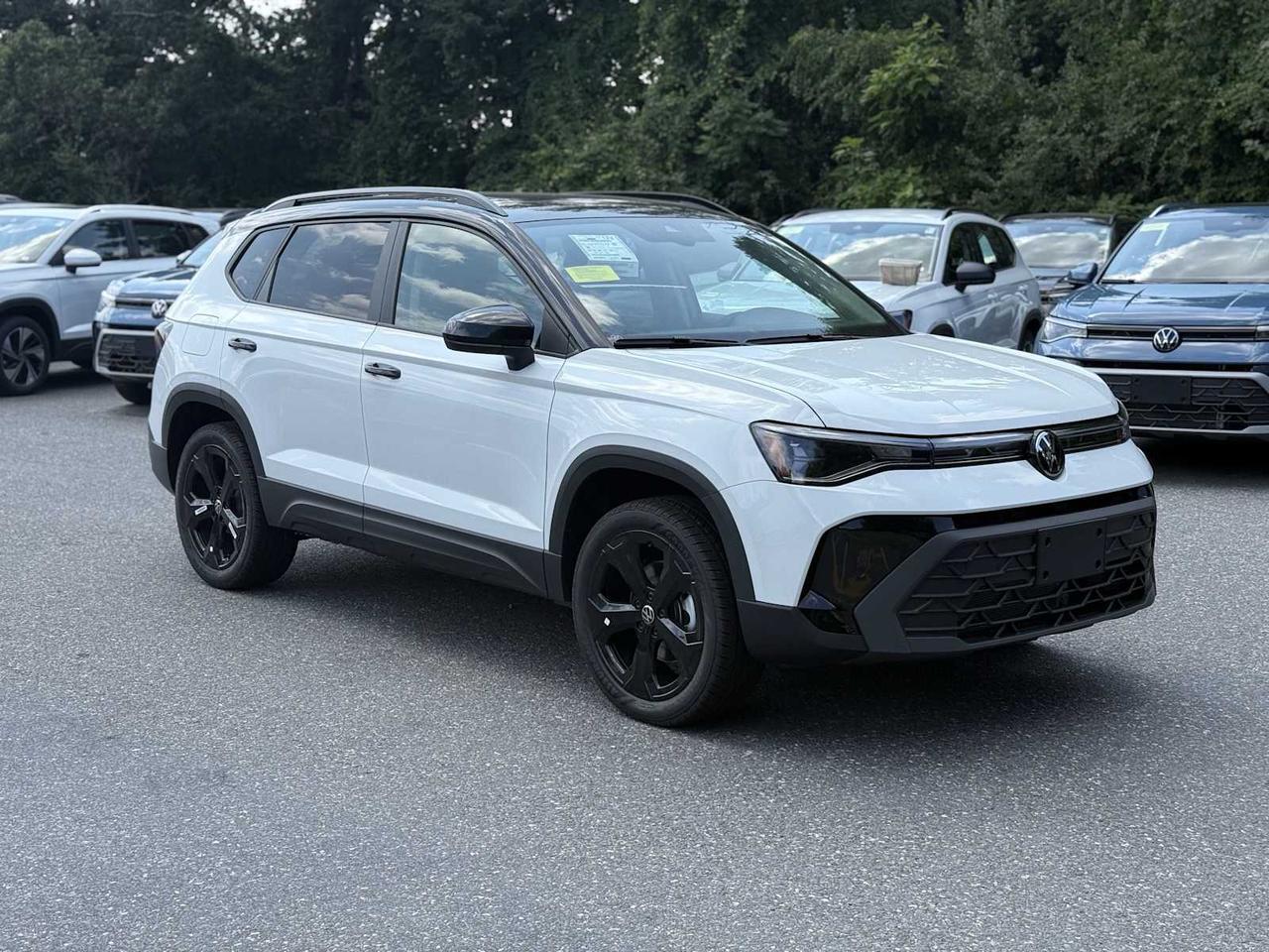2025 Volkswagen Taos SE Black Westborough MA