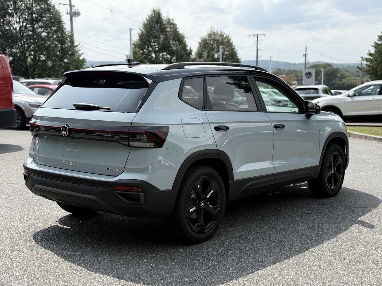 2025 Volkswagen Taos SE Black Westborough MA