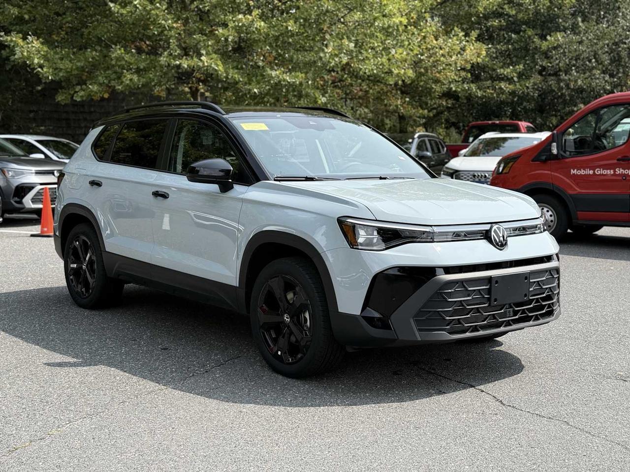 2025 Volkswagen Taos SE Black Westborough MA
