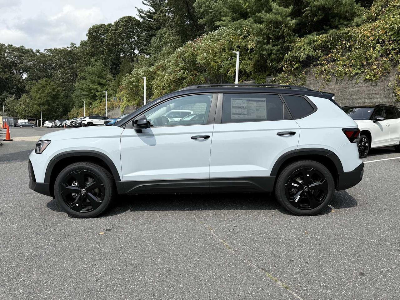 2025 Volkswagen Taos SE Black Westborough MA