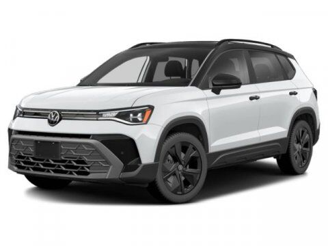 2025 Volkswagen Taos SE Black(ARRIVING END OF JULY/EARLY AUG) Oshkosh WI