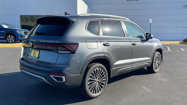 2025 Volkswagen Taos SE Corona CA