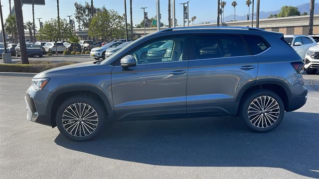 2025 Volkswagen Taos SE Corona CA