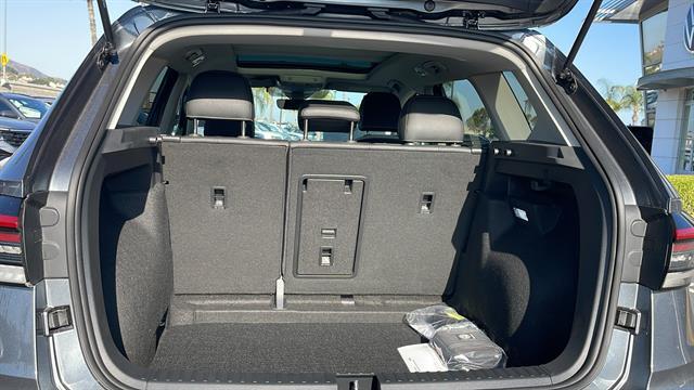 2025 Volkswagen Taos SE Corona CA
