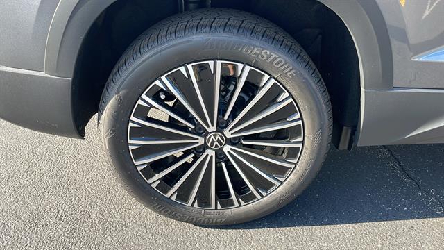 2025 Volkswagen Taos SE Corona CA