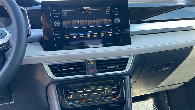 2025 Volkswagen Taos SE Corona CA