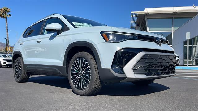 2025 Volkswagen Taos SE Corona CA