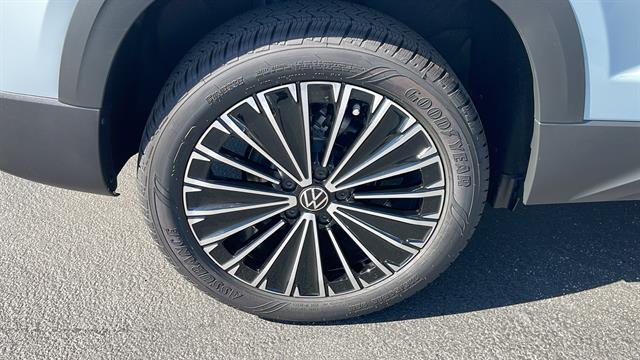 2025 Volkswagen Taos SE Corona CA