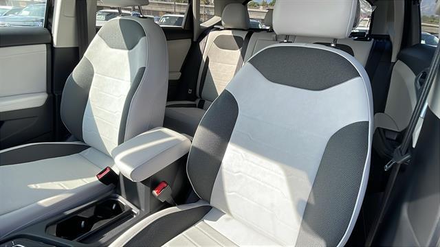 2025 Volkswagen Taos SE Corona CA
