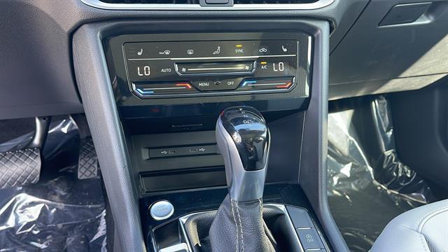 2025 Volkswagen Taos SE Corona CA
