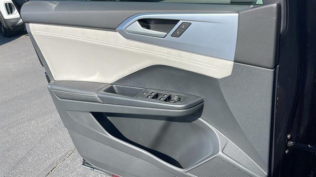 2025 Volkswagen Taos SE Corona CA
