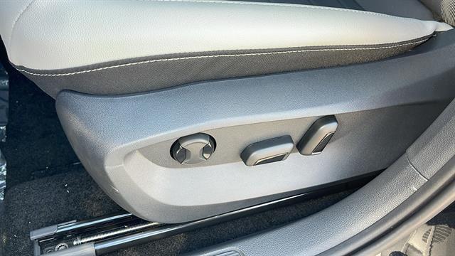 2025 Volkswagen Taos SE Corona CA