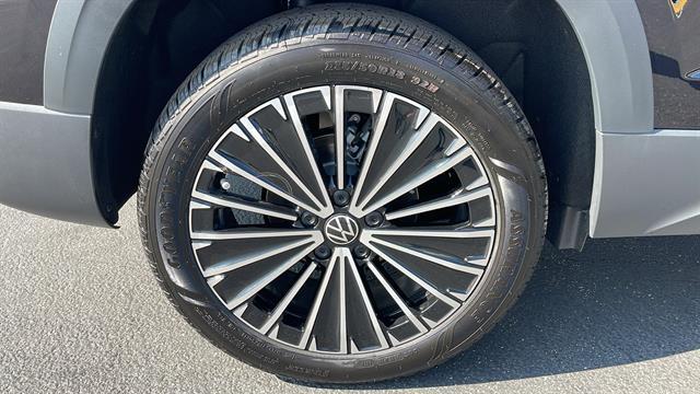 2025 Volkswagen Taos SE Corona CA