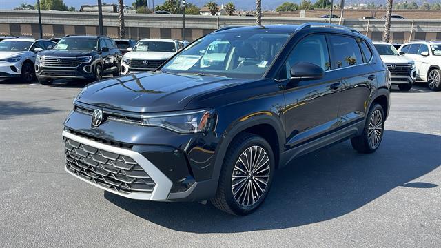 2025 Volkswagen Taos SE Corona CA