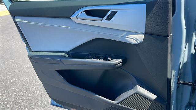 2025 Volkswagen Taos SE Corona CA