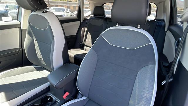 2025 Volkswagen Taos SE Corona CA
